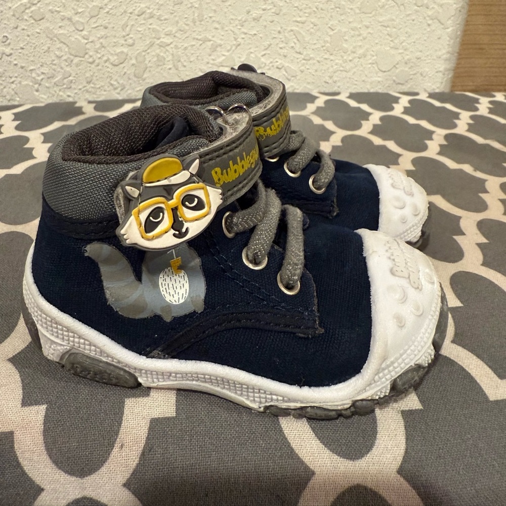Bubble Gummers INFANT/TODDLER SHOE EU 19 Size 4